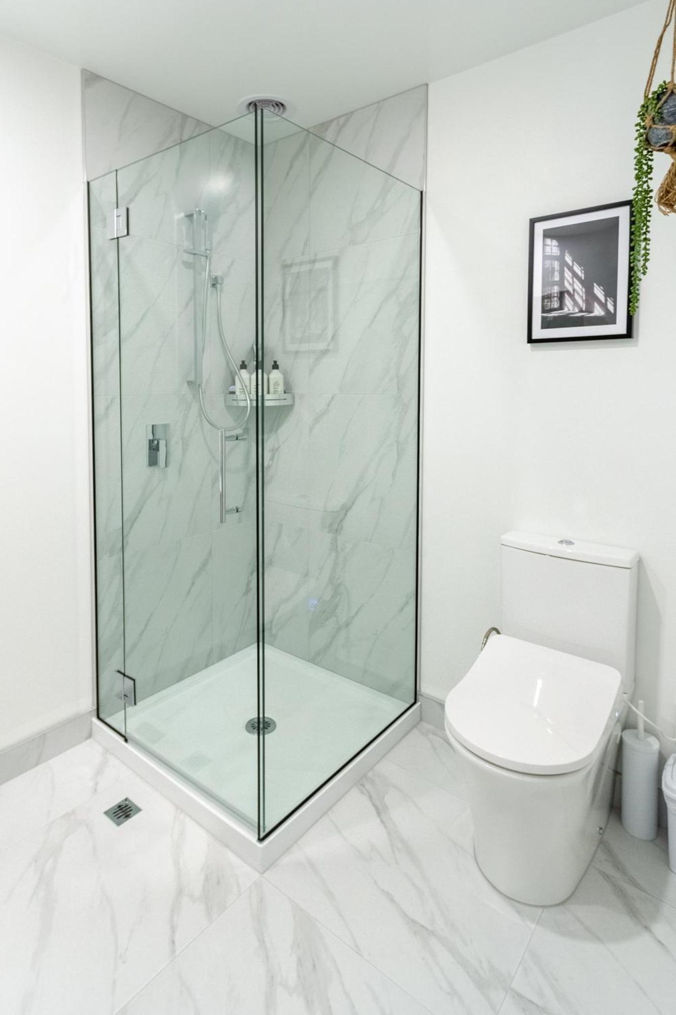 Designer Detailing In The Cbd: 2 Bed 2.5 Bath Apartamento Christchurch